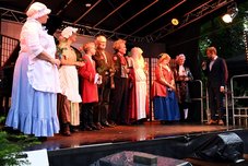 Ina Harder, Karin Pulitzer, Moritz Blome, Achim Haag (Autor und Regie), Jürgen Nimptsch, Rolf Mautz, Sabine Köhne-Kayser, Frank Oppermann, Christoph Jansen (v.l.)© Foto: Sabine Büttner