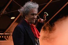 Das Hörrohr muß sein © Foto: Sabine Büttner