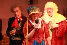 Rolf Mautz(re) als Kurfürst Max Franz, Jürgen Nimptsch als LvB und Sabine Köhne-Kayser (KuKuG) © Foto: André Hansmann