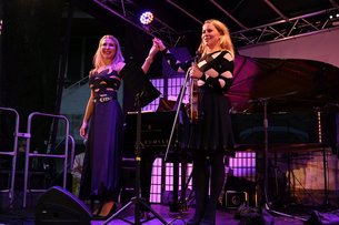 Sophie Moser und Katja Huhn (v.r.) © Foto: Sabine Büttner