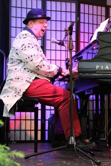 Dr. Stephan Eisel, musikalischer Beethoven Kabarettist  © Foto: KuKuG